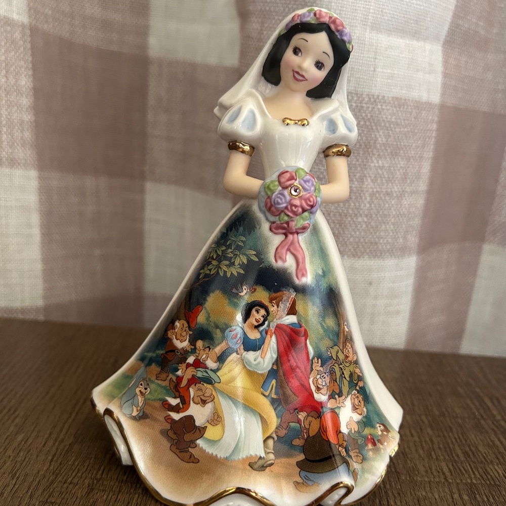 Bride Snow White Disney 2006 Bradford Editions Collectible